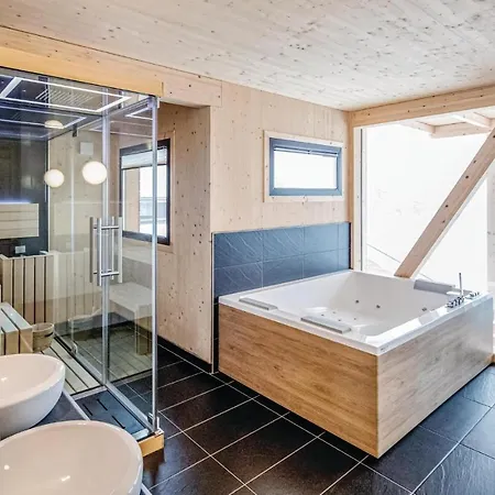 Four Bedroom Holiday In Pichl Schladming